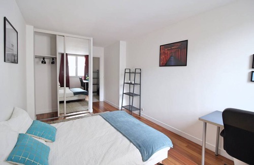 18th Arrondissement Station Balnéaire | 70 m² Chambre privée ∙ 1 chambre ∙ 3 personnes