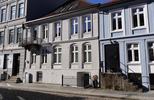 Engen Appartement | 700m to Bryggen | Sleeps 8 | 24/7 check in