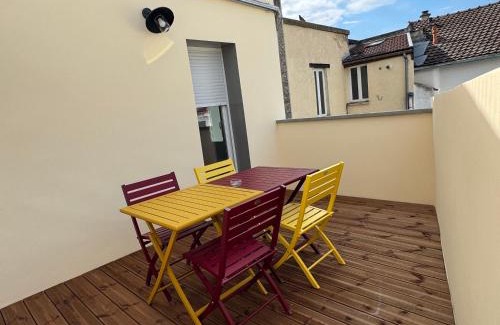 Mont d'Arene Appartement | 70m2 climatisé - Parking privé - Terrasse - 2 chambres - Lycée Roosevelt - Reims Arena