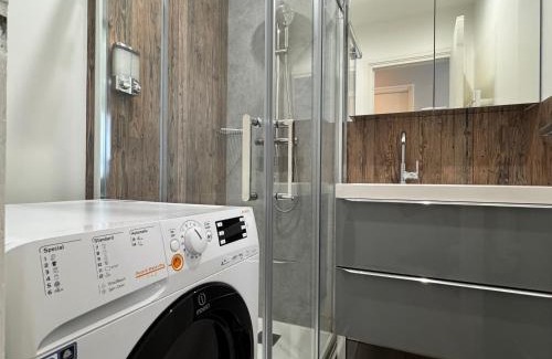 Mont d'Arene Appartement | 70m2 climatisé - Parking privé - Terrasse - 2 chambres - Lycée Roosevelt - Reims Arena