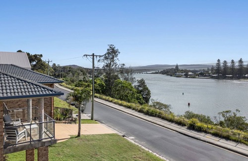 South Evans Head Maison | 71 Ocean Drive - Impressive Family Home