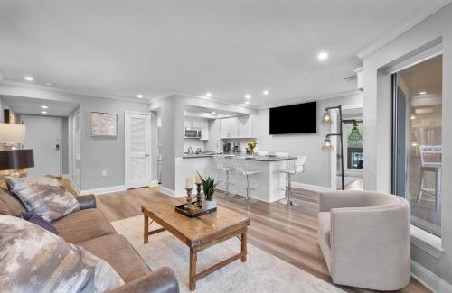Shelter Cove Maison | 7104 Harbourside 1