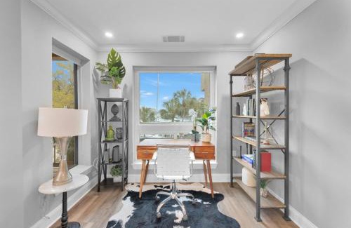Shelter Cove Maison | 7104 Harbourside 1