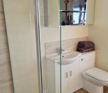 Sherborne St. John Appartement | 75 Park Prewett Room with Juliet balcony