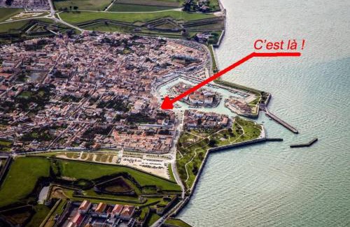 Saint-Martin-de-Re Appartement | 75m2 flat on the harbour car park included