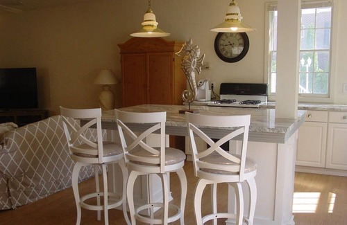 Townsend's Inlet Maison | 7904 Central Avenue West