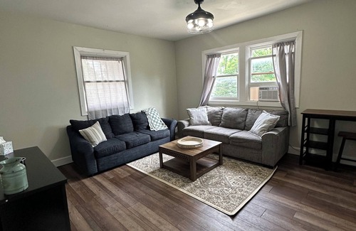 Cortland Maison | 7BR/3BA Home on Lincoln