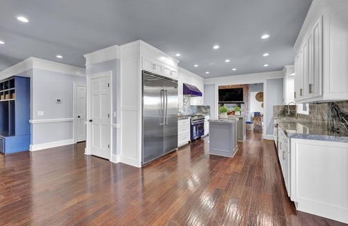Macon Maison | 7BR Lakefront Haven Pool Hot Tub Gated 4acres