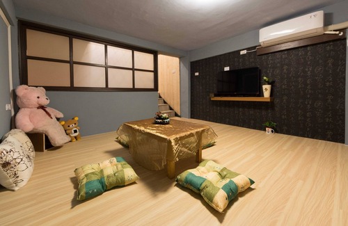 West Central District Maison | 8-20 人 包 棟 (一次 只 接 一 組) 中 西區 , 安平 老街 , 國 華 街 , 花園 夜市 , 林 百貨 , 海安 路 , 神農 街