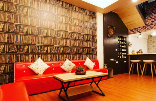 West Central District Maison | 8-20 人 包 棟 (一次 只 接 一 組) 中 西區 , 安平 老街 , 國 華 街 , 花園 夜市 , 林 百貨 , 海安 路 , 神農 街