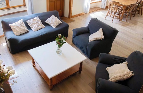 Pleugueneuc Maison | 8/9-person gîtes with Jacuzzi. Near saint Malo/dinan. Pets allowed