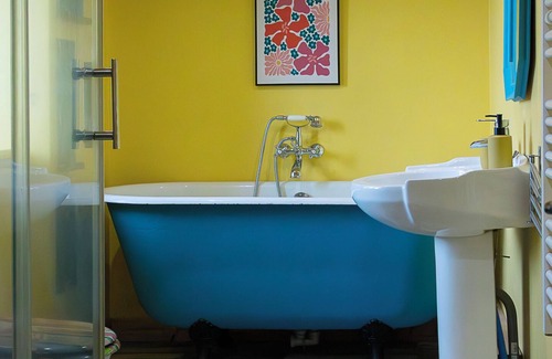 Pleugueneuc Maison | 8/9-person gîtes with Jacuzzi. Near saint Malo/dinan. Pets allowed