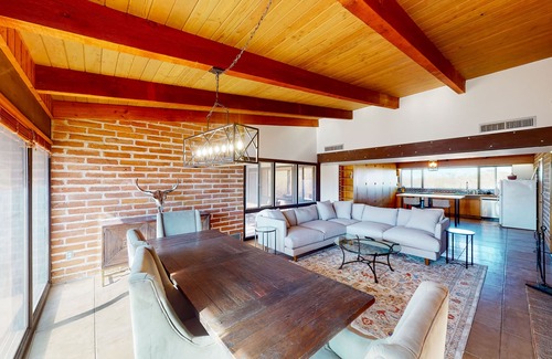 Tucson Maison | 8-acre desert retreat with amazing views, private outdoor living, AC & W/D