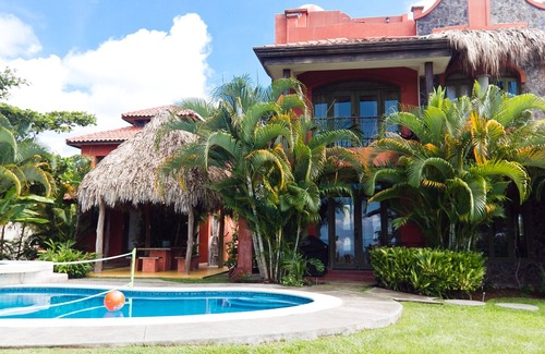Esterillos Este Villa | P1 * 2 / Vues et brises océaniques ~ CONCIERGE ~ 2Pools ~ Rancho ~ BBQ ~ Ping Pong ~ Top Terrace