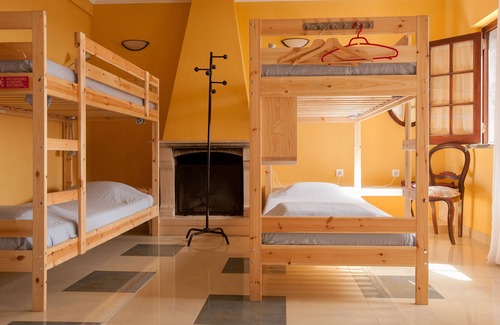 Ericeira Hôtel | 8 lits: Auberge Chill Hill & Chambres privées - Peach Garden (RNAL Nº 7624 / AL)