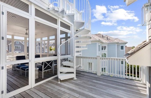 Sussex County Maison | 8-Bedroom Luxury Oceanview Home w/ Rooftop Deck