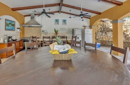 Jaco Villa | 8 BR Private Party Complex MEILLEUR emplacement - Marchez vers TOUT! Jusqu'à 200 $ de bonus