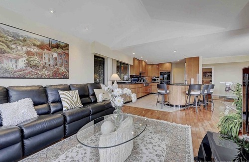 West Vancouver Maison | 8 bedrooms,12 beds with amazing view & pool in Vancouver