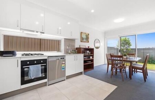 Austral Maison | 8 Beds l 4 Suites with Office l Austral3