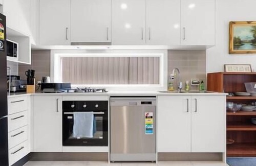 Austral Maison | 8 Beds l 4 Suites with Office l Austral3