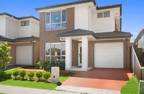 Austral Maison | 8 Beds l 4 Suites with Office l Austral3
