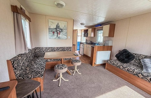 Louth Maison | 8 berth caravan with decking at Sunnydale in Lincolnshire ref 35087S