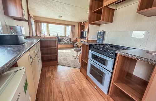 Louth Maison | 8 berth caravan with decking at Sunnydale in Lincolnshire ref 35087S