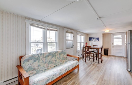 Surf City Appartement | 8 Mi Barnegat Lighthouse: Apt w/Balcony!