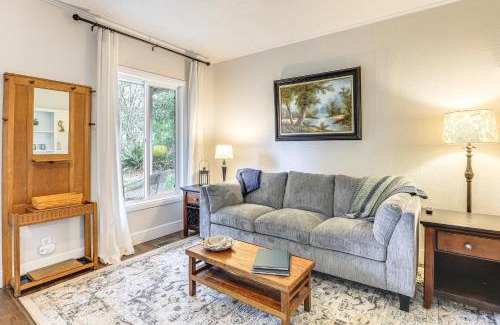 Carver Maison | 8 Mi to Columbia River Gorge Cottage with Deck!