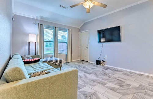 Little Rock Maison | 8 Mi to Downtown Little Rock Home with Fenced Yard