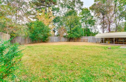 Little Rock Maison | 8 Mi to Dwtn Little Rock - Home with Fenced Yard!