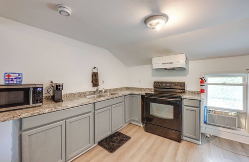 Bath Appartement | 8 Mi to Keuka Lake: Walkable Apartment in Bath
