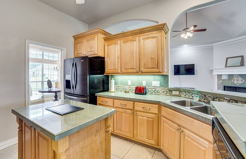 Flint Maison | 8 Mi to Lake Palestine: Peaceful Family Retreat