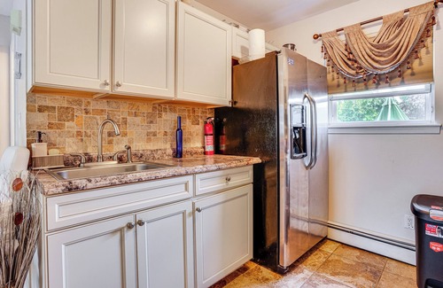 Alden Manor Appartement | 8 Mi to Long Beach: Cozy Apt w/Fenced Yard!
