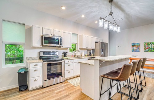 Silver Springs Cottage | 3 Mi to Silver Springs State Park: Home w/ Grill!