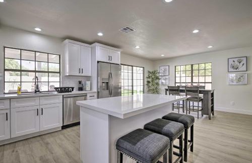 Glendale Maison | 8 mi to Westgate Family-Friendly Glendale Home!