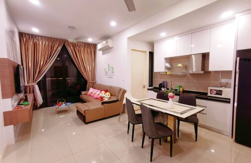 Nusajaya Appartement | 8 mins Walk to2B2R@ Legoland-Happy Sunshine Suite for families-Lakeview Cozy!8px
