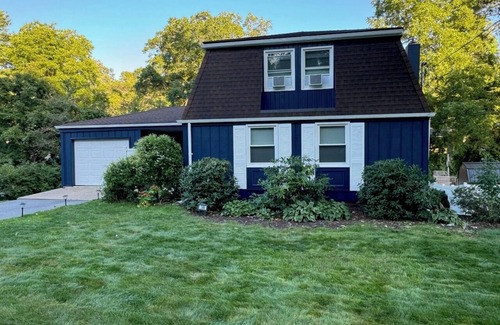 Park Forest Village Maison | 8 Minutes from Beaver Stadium & Downtown l 4 Bedroom &1.5 Bath with Wifi