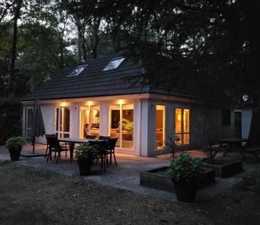 Diessen Maison | 8 pers vakantiehuis met natuur- sauna en bubbelbad