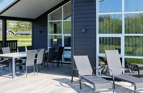 Haslevgarde Maison | 8 person holiday home in Hadsund