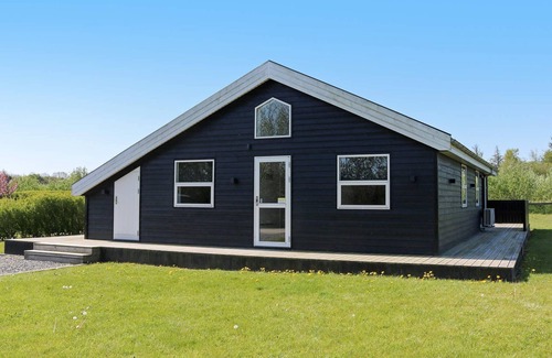 Haslevgarde Maison | 8 person holiday home in Hadsund