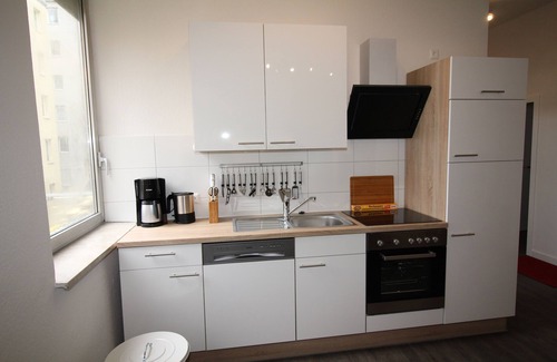 Tempelhof Appartement | 8 chambres à 19 personnes, un mobilier luxueux, « Iris8 »