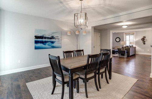 Asheville Maison | 8 Village Lane 200