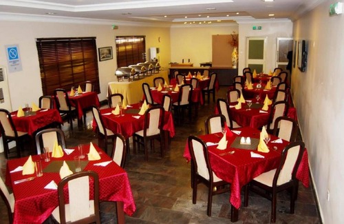 Ijebu Ode Hôtel | 80 m² Hôtel ∙ 2 chambres ∙ 4 personnes