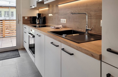 Bichlbach Appartement | 80 m² Moderne Ferienwohnung mit Balkon, Gratis Badesee, 100 m bis zum Skigebiet