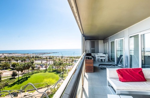 Diagonal Mar i el Front Maritim del Poblenou Appartement | 808 - Beachfront Apartment w/Pool