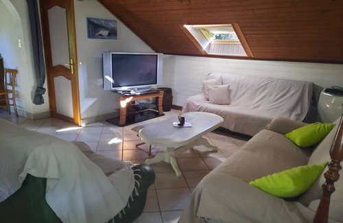 Saint-Christophe-la-Grotte Appartement | Appartement de 80m2 au 1er étage dans villa du propriétaire