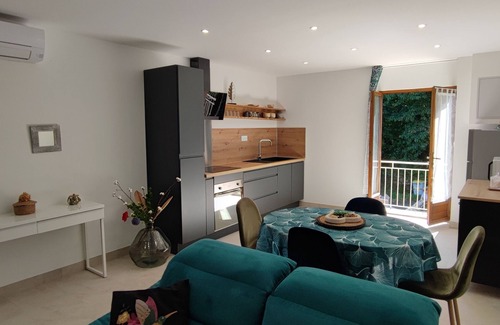 La Grand'Combe Appartement | 80M2 DANS LES CEVENNES! CALME ASSURE DANS UN SUPERBE HAMEAU.