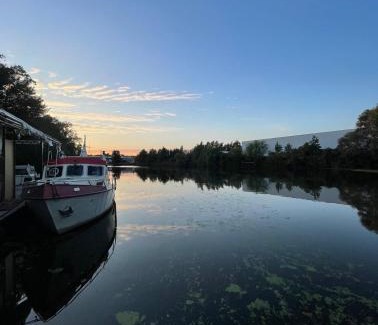 Billbrook Location De Bateaux | 80qm privates Hausboot in Hamburg-Mitte