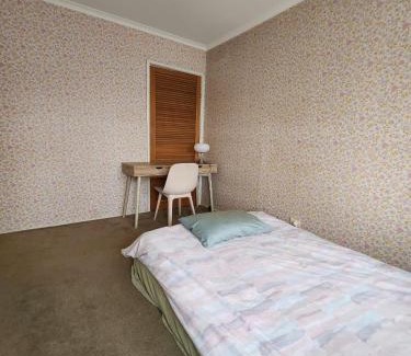 Avondale Heights Maison | 81B Ridge Drive